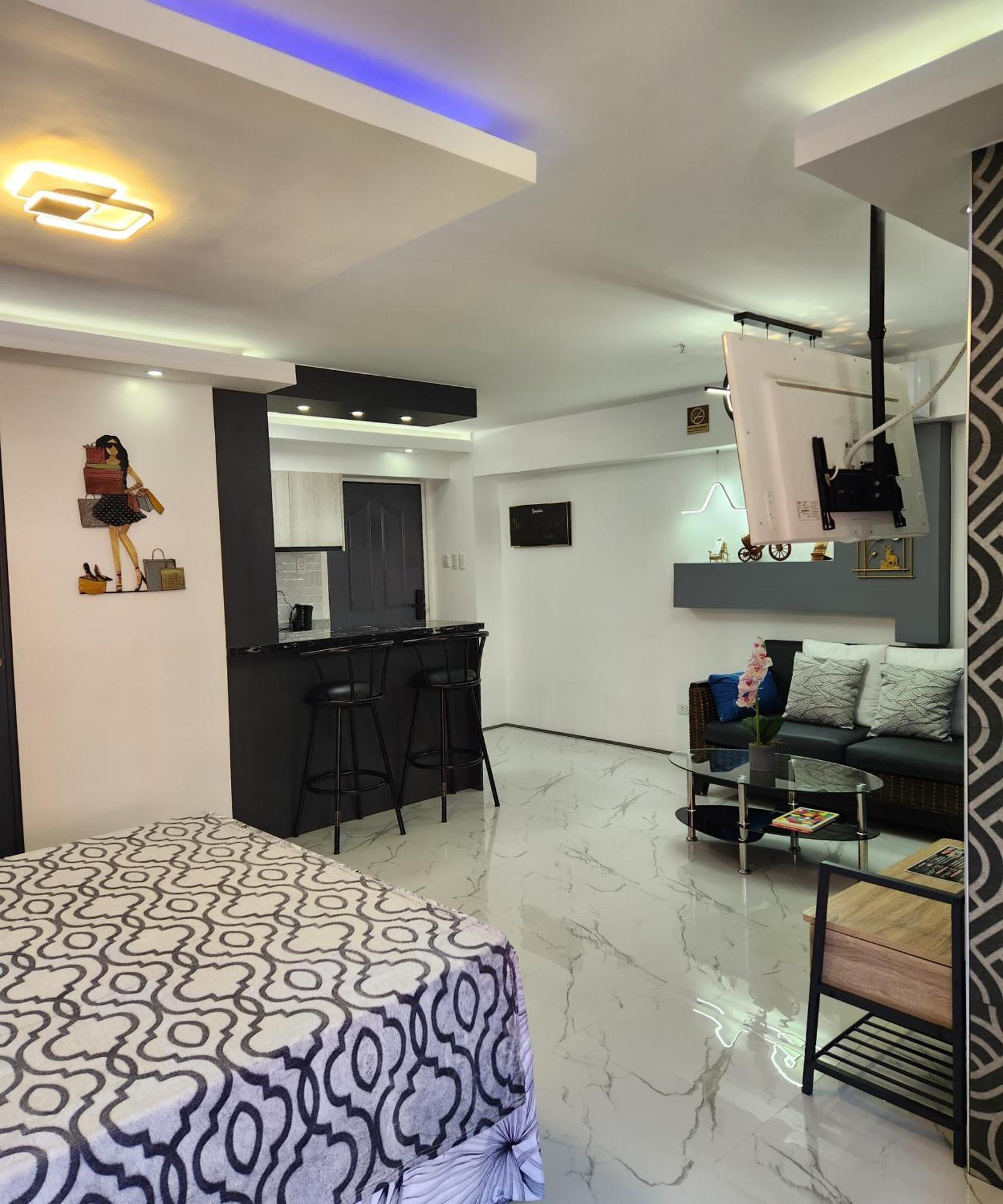 Condo Azur Suites B207 Near Airport, Netflix, Stylish, Cozy With Swimming Pool Мактан Экстерьер фото