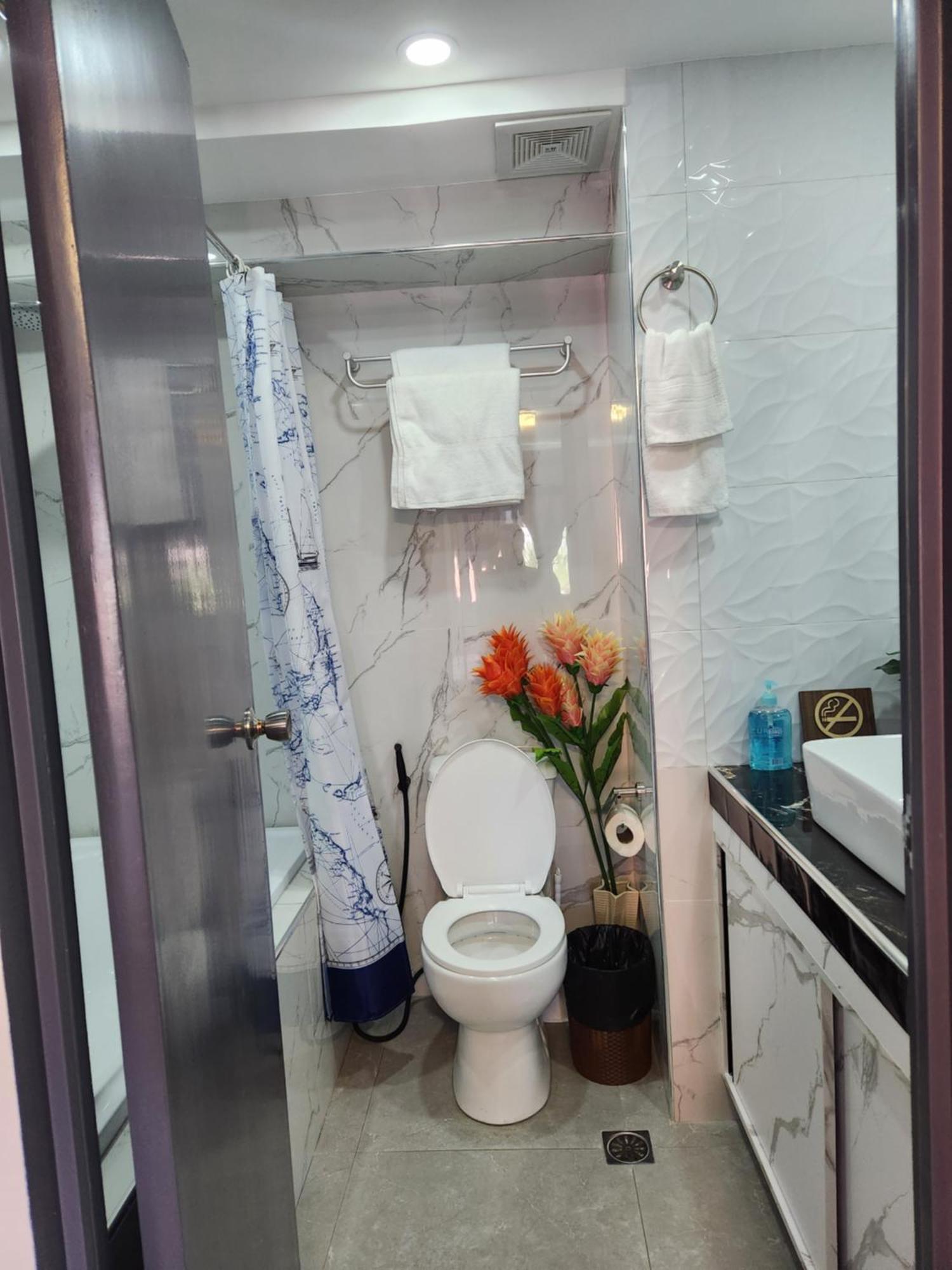 Condo Azur Suites B207 Near Airport, Netflix, Stylish, Cozy With Swimming Pool Мактан Экстерьер фото