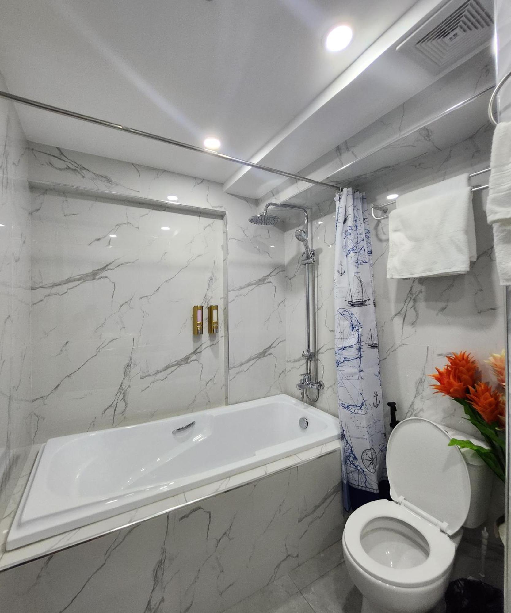 Condo Azur Suites B207 Near Airport, Netflix, Stylish, Cozy With Swimming Pool Мактан Экстерьер фото